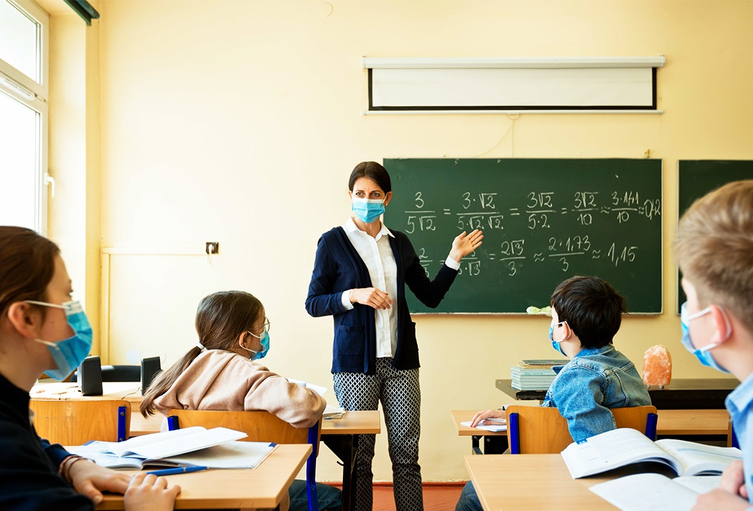 جمع آوری بیش از ۶۳ هزار امضا برای واکسیناسیون سریع معلمان آنتاریو