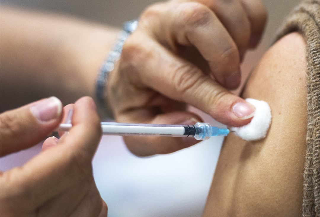 همه افراد بالای ۵۰ سال در استان آنتاریو  می توانند برای تزریق واکسن کرونا نوبت بگیرند