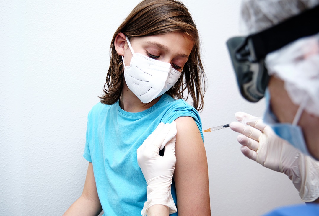 بهداشت کانادا مجوز داد: کودکان ۱۲ تا ۱۵ سال می توانند واکسن فایزر تزریق کنند
