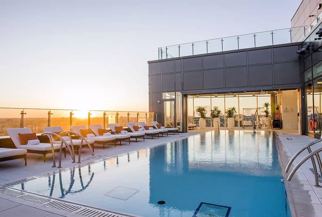 ۵ رستوران و بار خوب در تورنتو که هم پاسیو دارند و هم استخر