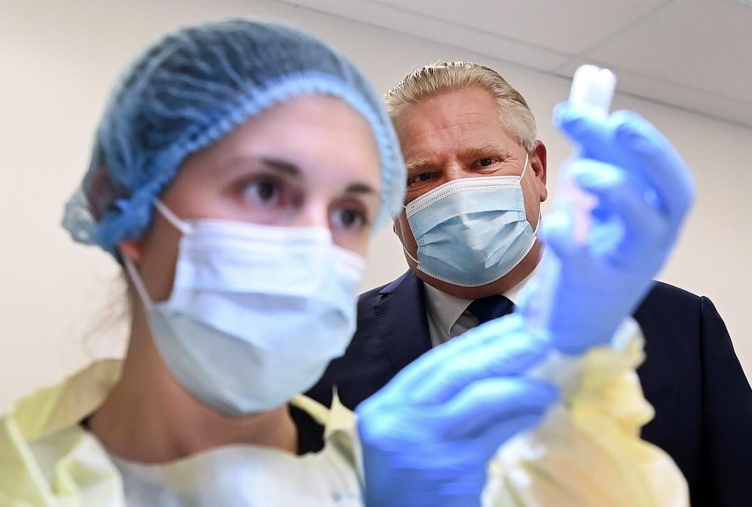 برنامه کاهش محدودیت‌های کرونایی متوقف شد: اجباری شدن واکسیناسیون کادر درمان آنتاریو