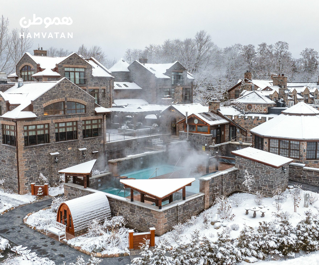اسپای Ste. Anne در نزدیکی تورنتو با حوضچه‌های آب گرم در طبیعت زیبا