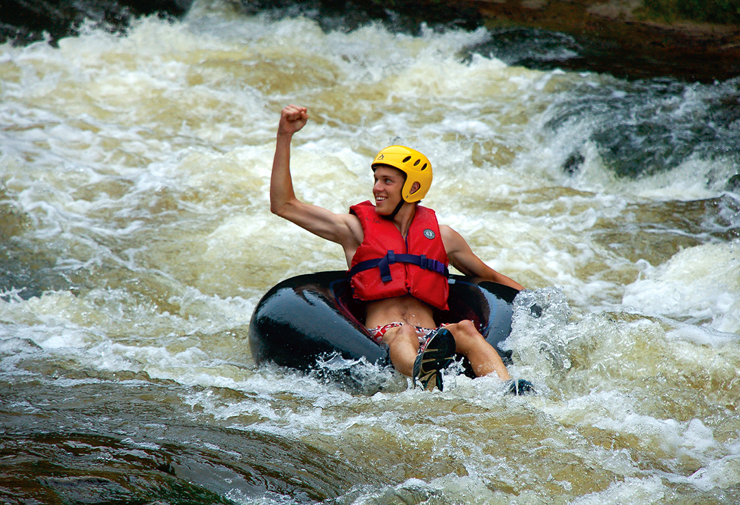 تیوب‌سواری در رودخانه Grand River در فاصله ۲ ساعتی از تورنتو