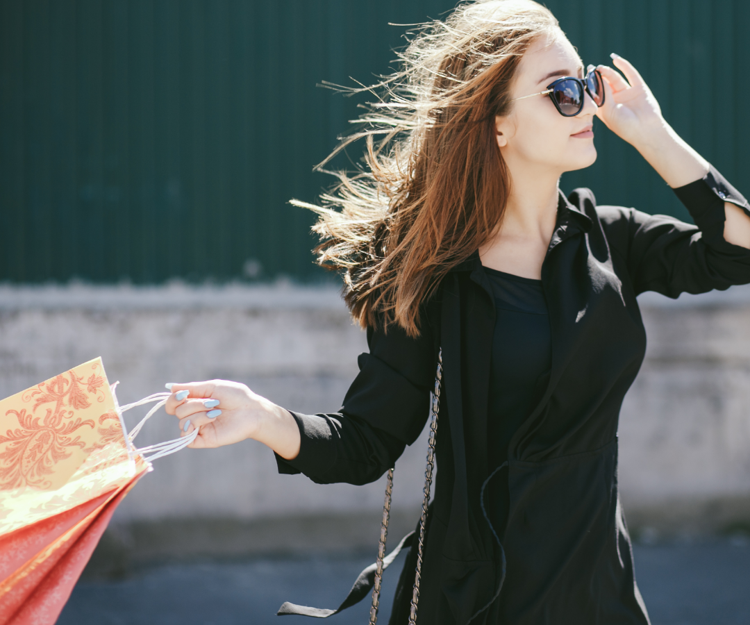 حراجی بزرگ در شهر وان از لباس تا لوازم آرایشی فقط تا ۶ سپتامبر