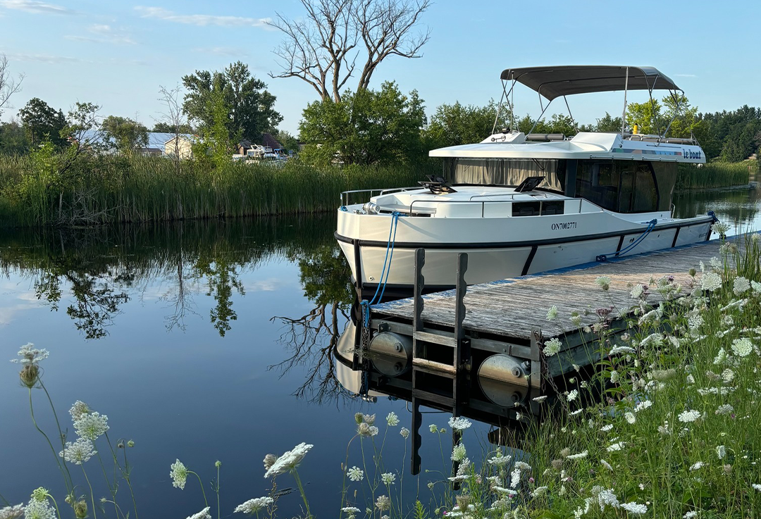 سفر با قایق اجاره‌ای در مسیرهای آبی آنتاریو