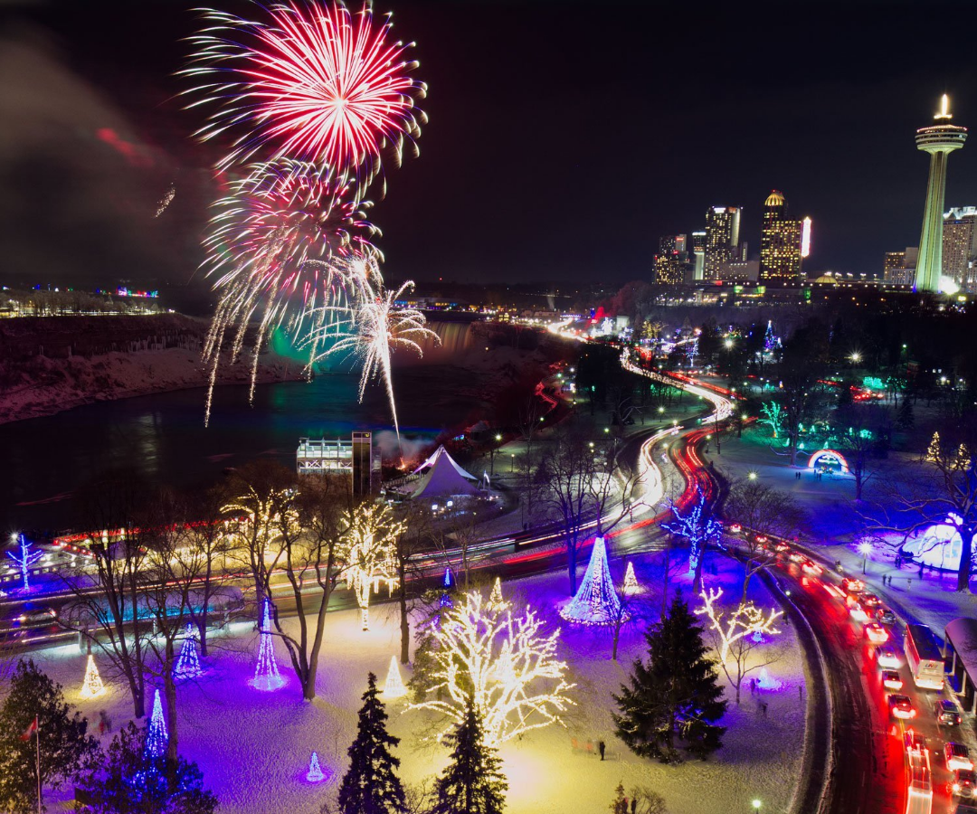 فستیوال زمستانی نورها در نایاگرا فالز همراه با آتش‌بازی‌های شبانه